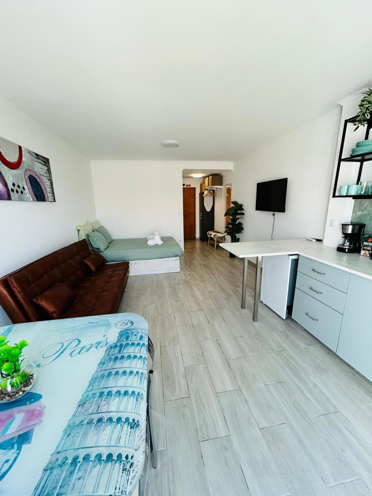 Well Located Flat At Oura Apartment Albufeira